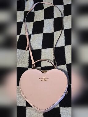 Kate Spade pink heart Shaped crossbody bag